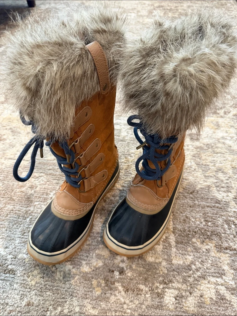 Sorel tall winter